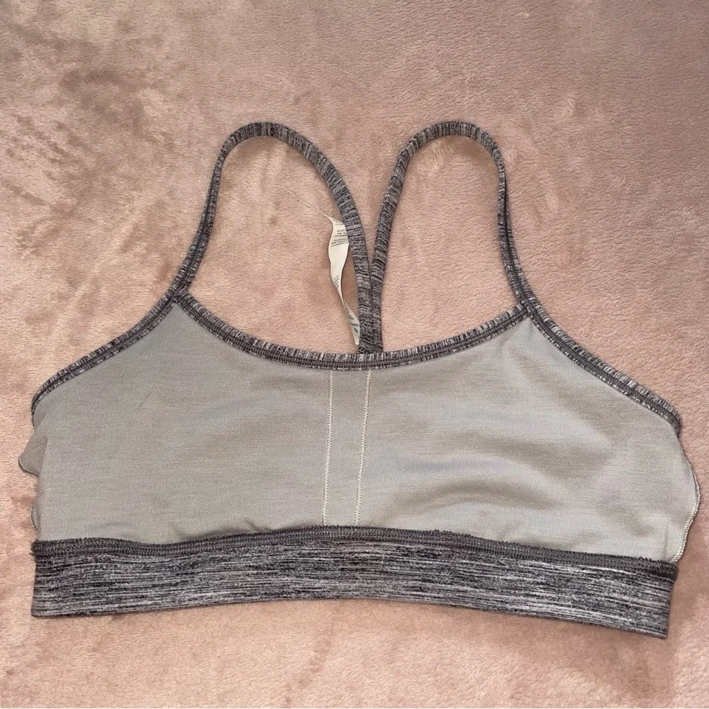 Lululemon sport bra size 6 - Picture 3 of 7